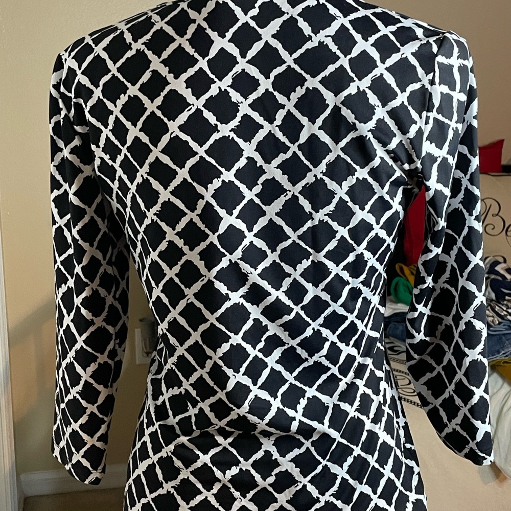 J. McLaughlin Top - Picture 2 of 3